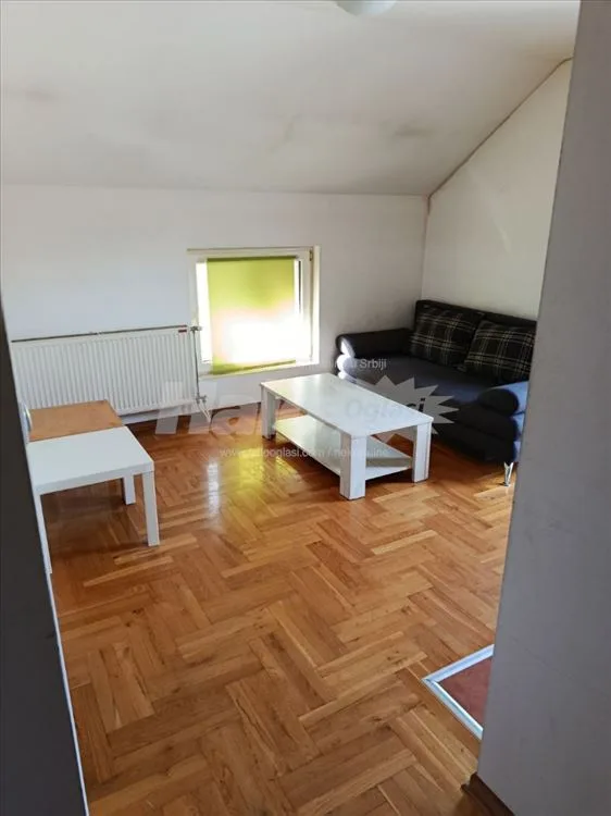 Izdajem jednosoban stan na Vidikovcu — 2