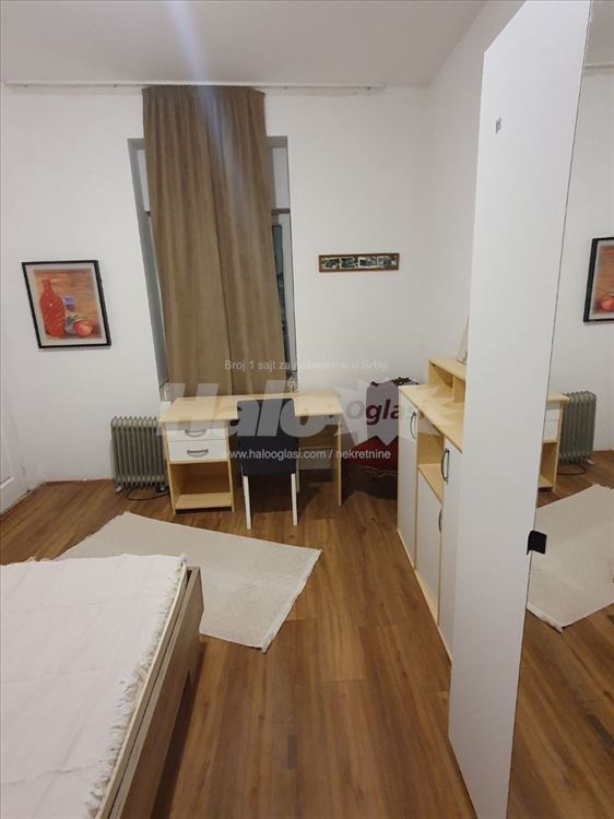 Izdajem jednosoban stan na Zelenom vencu — 2