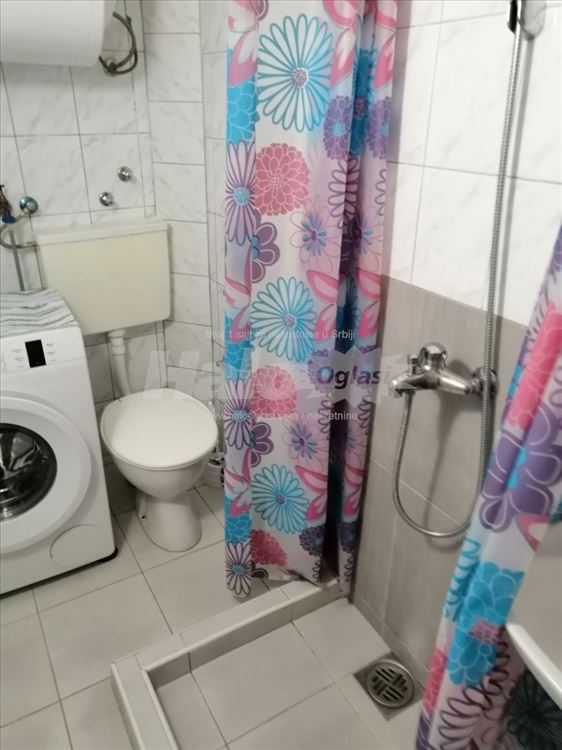 Izdajem jednosoban stan u kuci, zaseban ulaz — 7