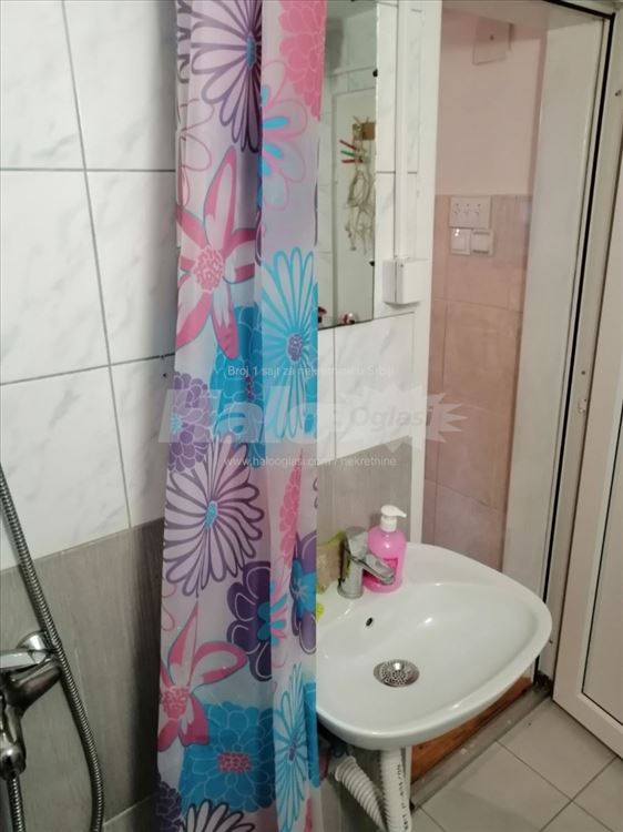 Izdajem jednosoban stan u kuci, zaseban ulaz — 8
