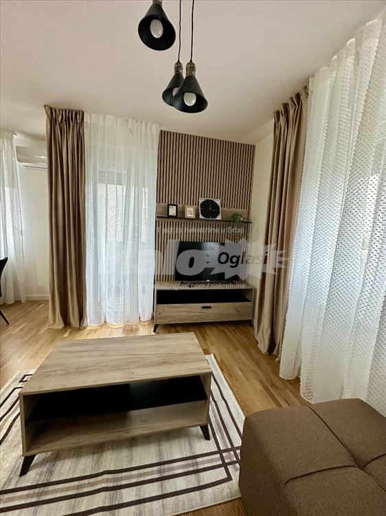 Izdajem jednosoban stan,43m2,namešten,nov — 5