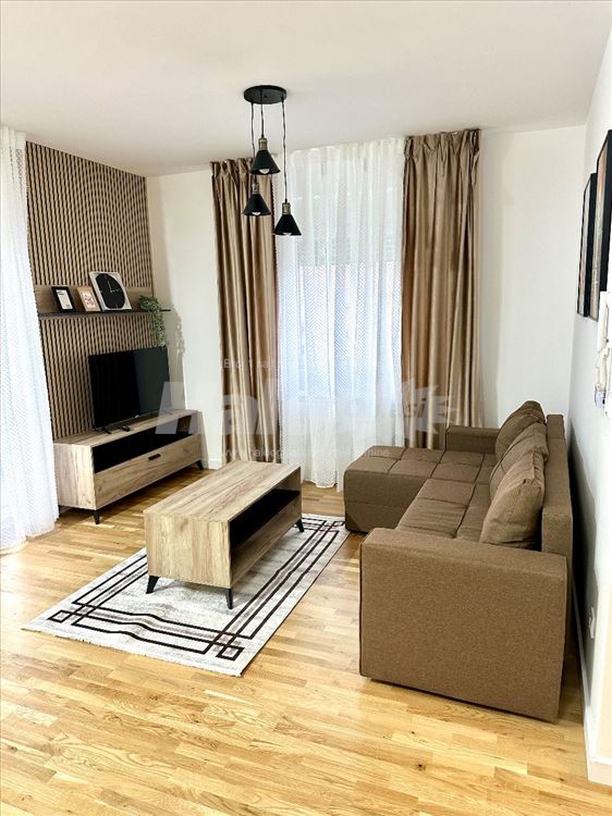 Izdajem jednosoban stan,43m2,namešten,nov — 6