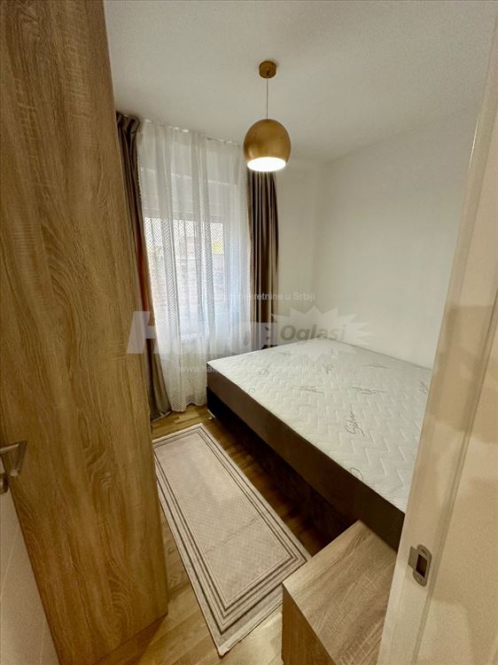 Izdajem jednosoban stan,43m2,namešten,nov — 11