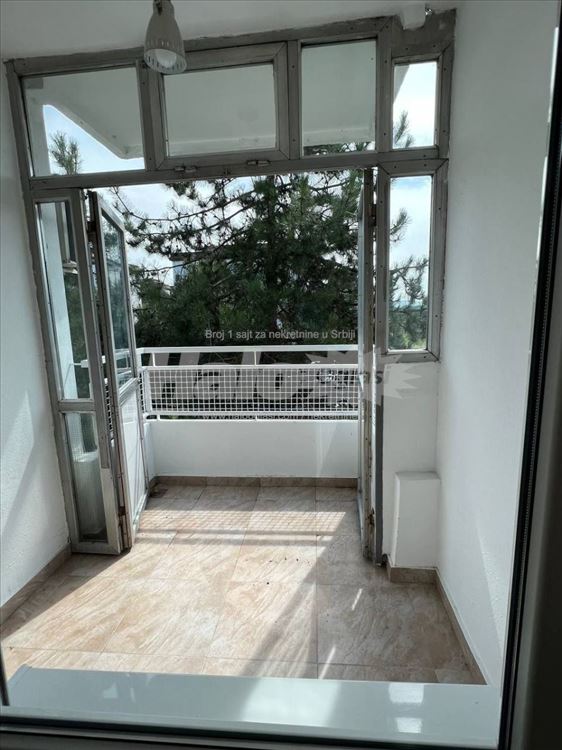Izdajem jednosoban svetao stan, 25.maj, Dorcol — 5