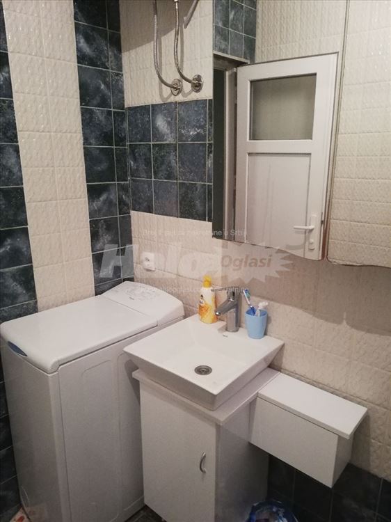 Izdajem komforan stan na uglu Ustaničke i Bulevara — 5