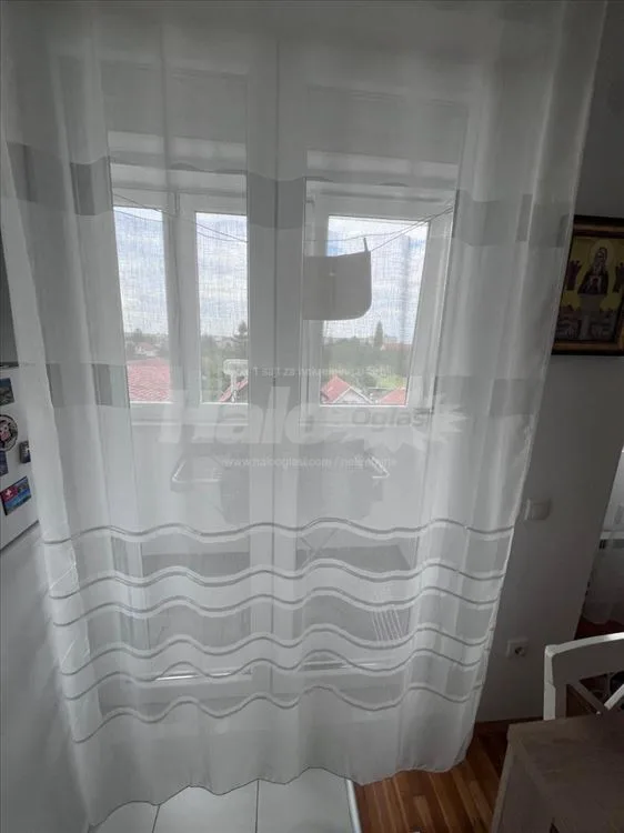 Kompletno namesten dvosoban stan odmah useljiv — 3
