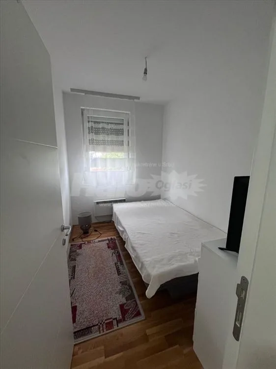 Kompletno namesten dvosoban stan odmah useljiv — 7