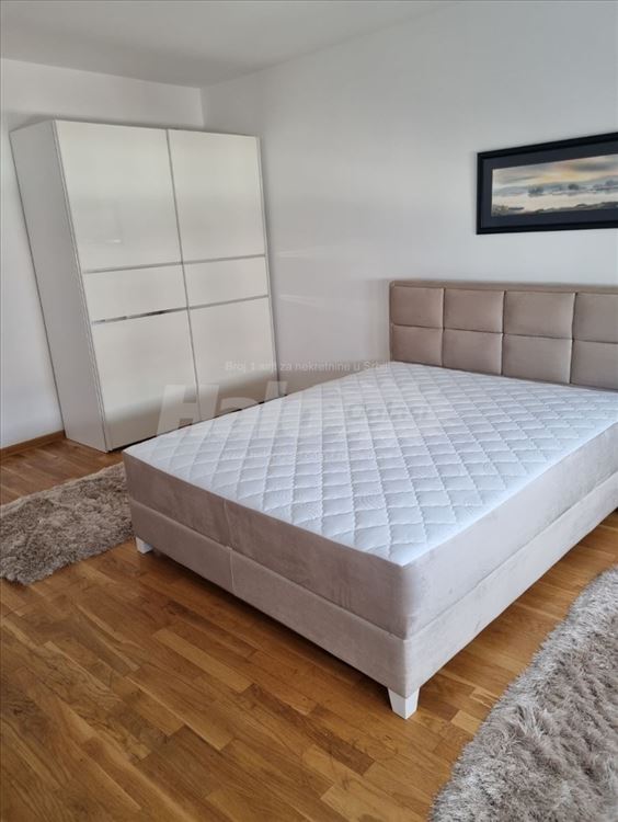 Izdajem kompletno namesten dvosoban stan na Tasu — 10
