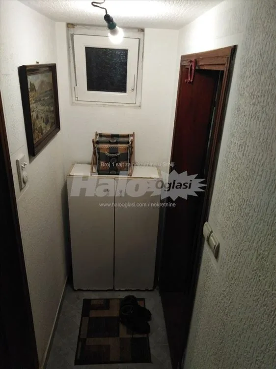 Izdajem kompletno namešten stan — 4