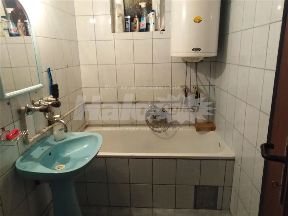 Izdajem kompletno namešten stan — 9