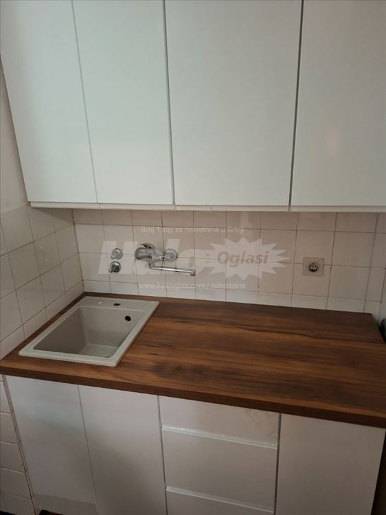 Izdajem kompletno namesten stan na Banjici, 77m2 — 5