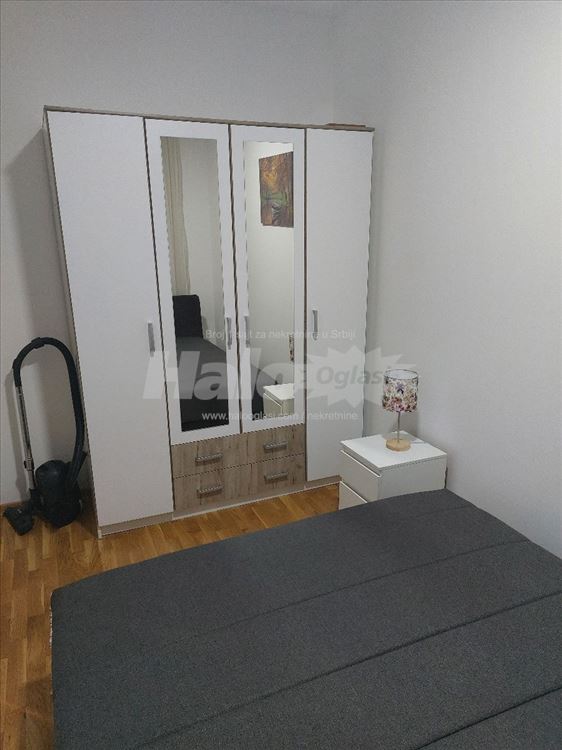 Izdajem kompletno namešten stan, novogradnja. — 6
