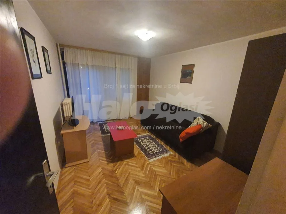 Izdajem kompletno nameštenu garsonjeru u Borči — 3