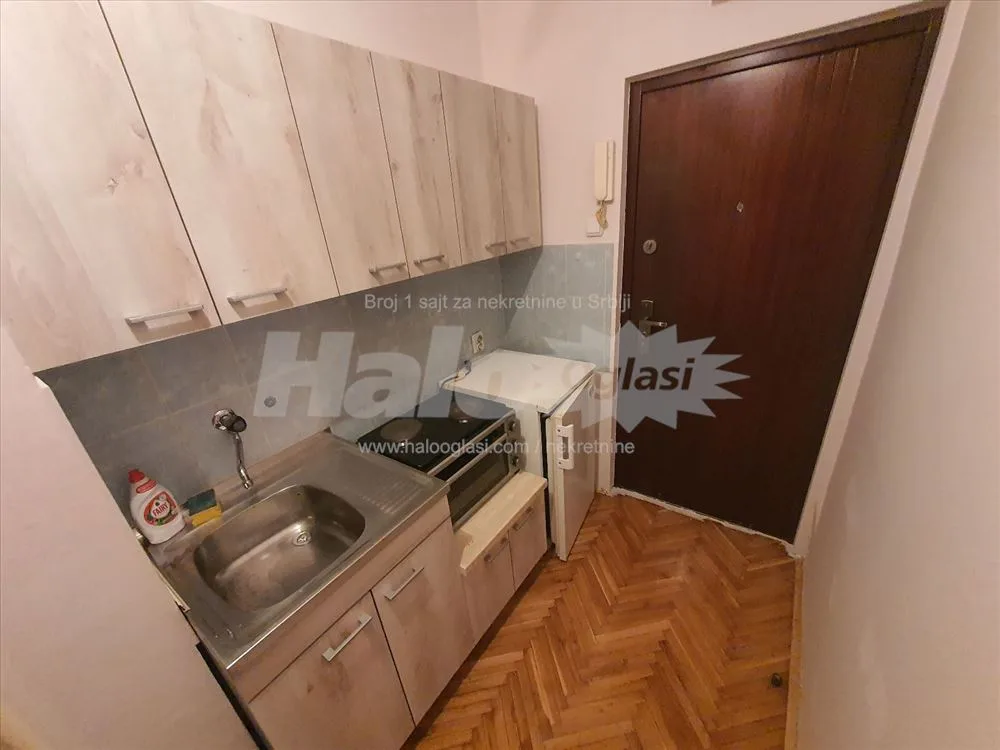 Izdajem kompletno nameštenu garsonjeru u Borči — 4