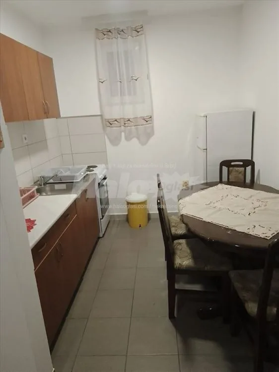 Izdajem kompletno opremljen stan na super lokaciji — 4