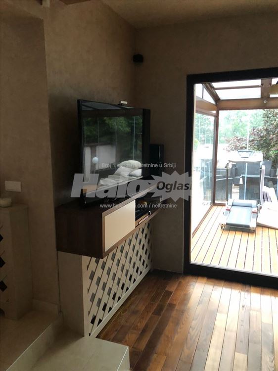 Izdajem kucu 180 m2 Zvezdarska suma — 3