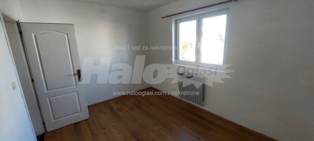 Izdajem kucu I pomoćni objekat — 3