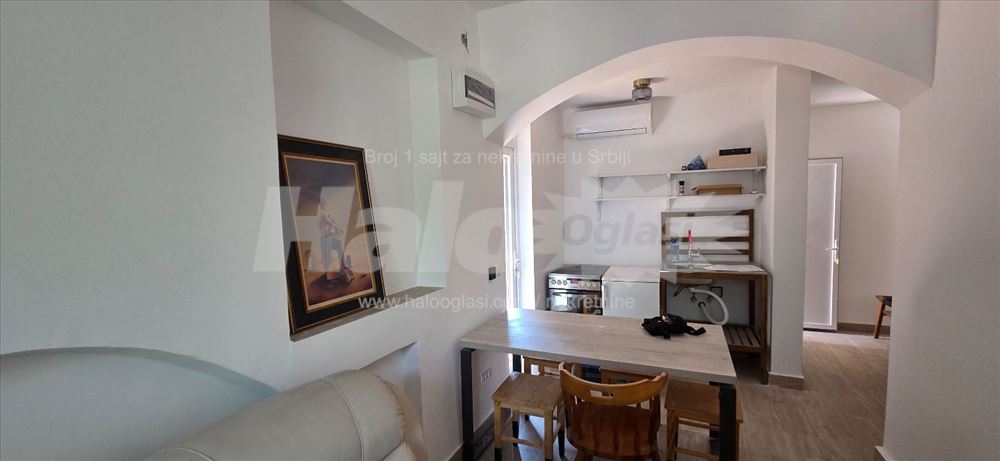 Izdajem kucu sa 10 apartmana — 8