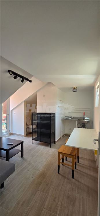 Izdajem kucu sa 10 apartmana — 10