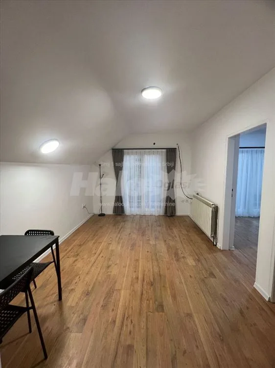 Izdajem kuću 130 m2 — 2