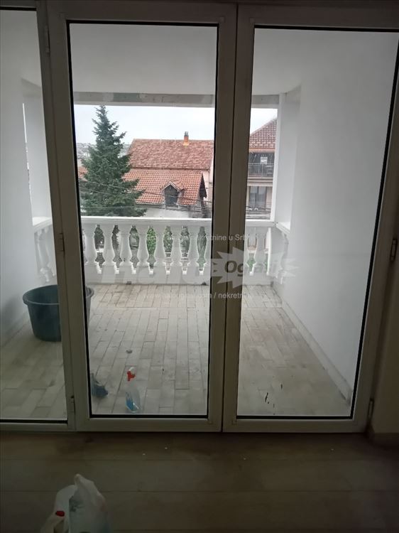 Izdajem kuću na Zvezdari — 11