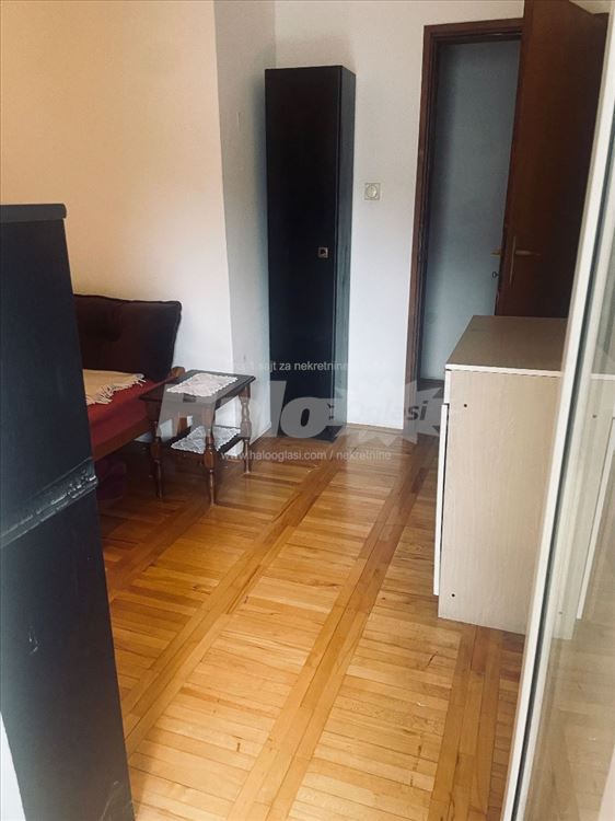 Izdajem kuću na Zvezdari — 13