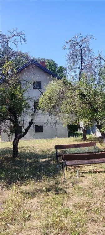 Izdajem kuću u Kaludjerici — 2