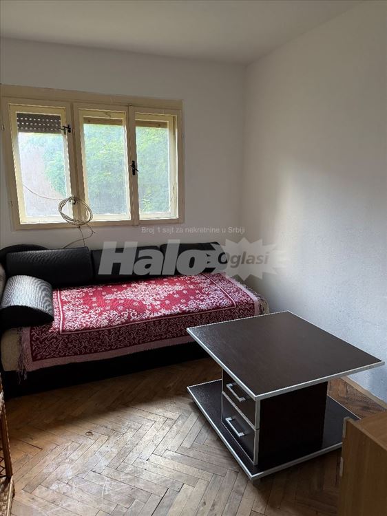 Izdajem kuću u mirnim delu Zemuna — 3