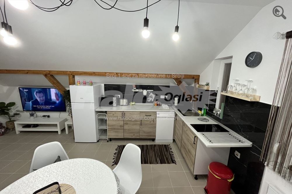 Izdajem lep dvoiposoban stan 70m2 — 9