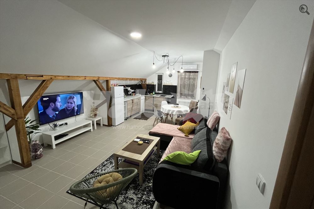 Izdajem lep dvoiposoban stan 70m2 — 13