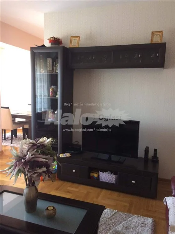 Izdajem lep dvosoban stan u novogradnji — 5