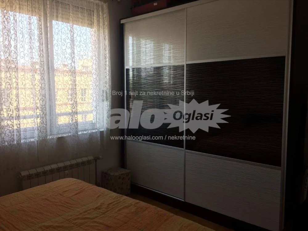 Izdajem lep dvosoban stan u novogradnji — 9