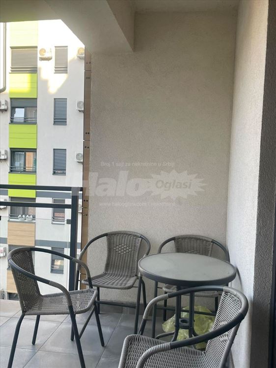 Izdajem lep i svetao stan u Zemunu — 10