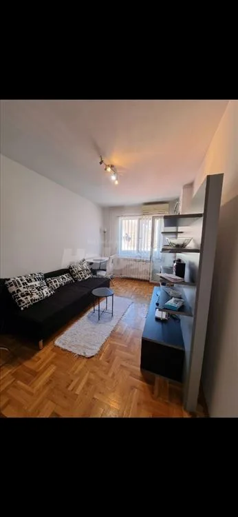 Izdajem lepo namešten stan u odličnom stanju. — 7