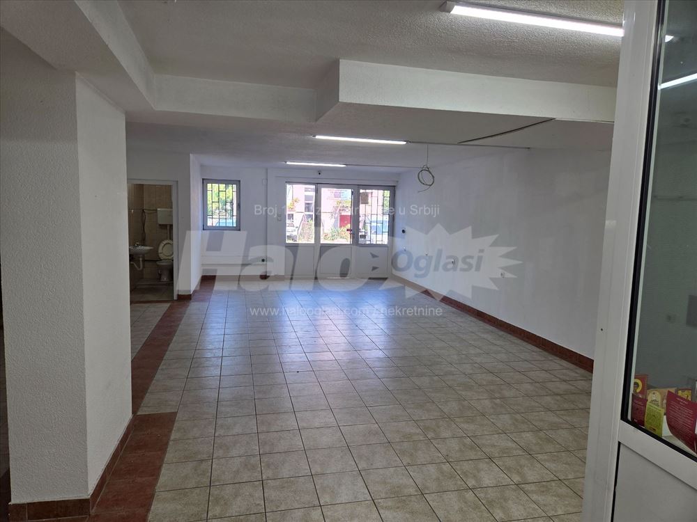 Izdajem lokal 164m2 u ulici Jovanke Radakovic — 8