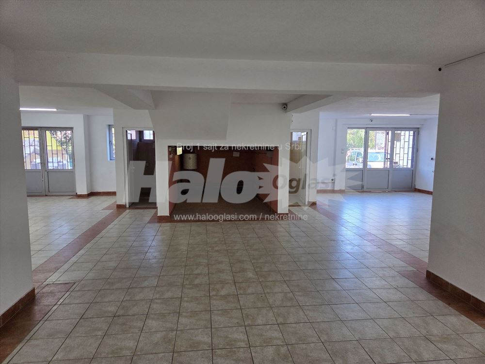 Izdajem lokal 164m2 u ulici Jovanke Radakovic — 10