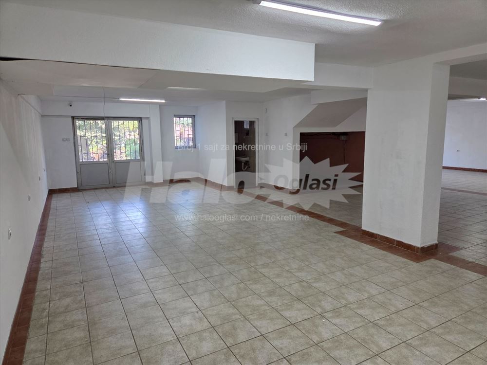 Izdajem lokal 164m2 u ulici Jovanke Radakovic — 11