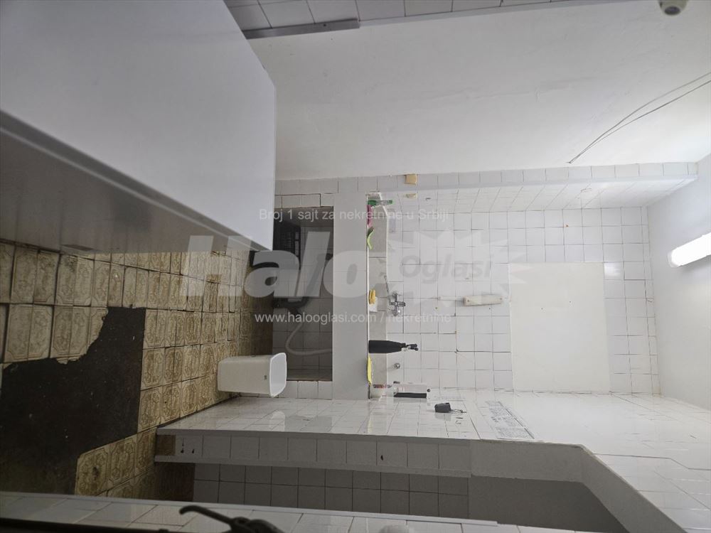 Izdajem lokal — 8