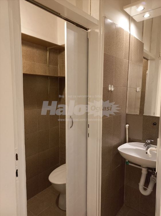 Izdajem lokal na odlicnoj lokaciji na Banovom brdu — 2
