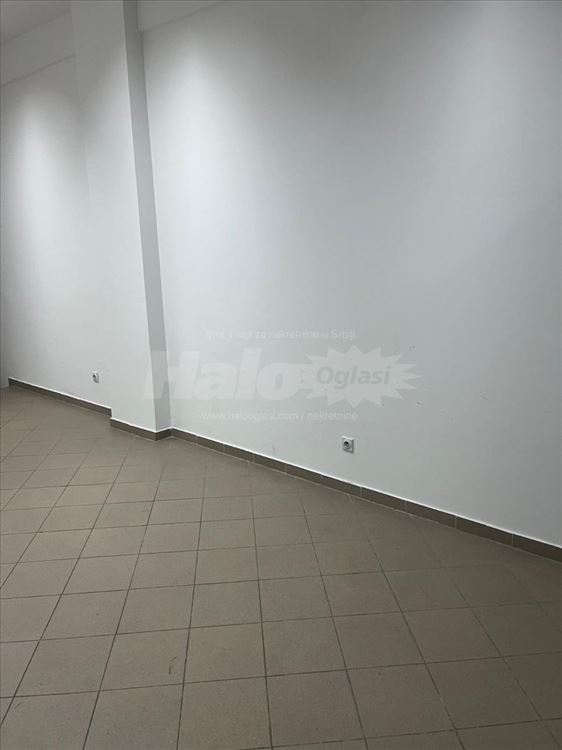 Izdajem Lokal na Trosarini 25m2 — 2