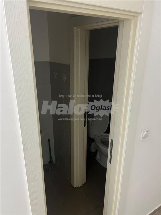Izdajem Lokal na Trosarini 25m2 — 4