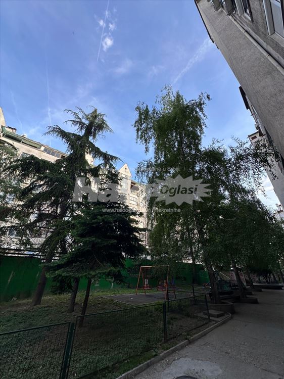 Izdajem lokal / poslovni prostor 43m2 u Savskoj — 10
