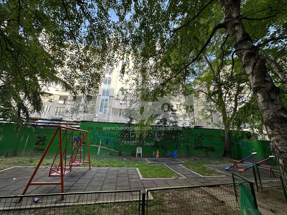 Izdajem lokal / poslovni prostor 43m2 u Savskoj — 12