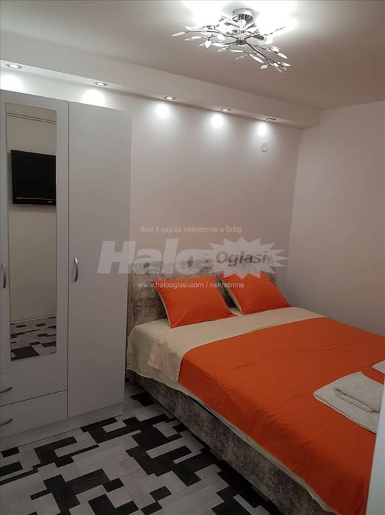 Izdajem luks stan — 6