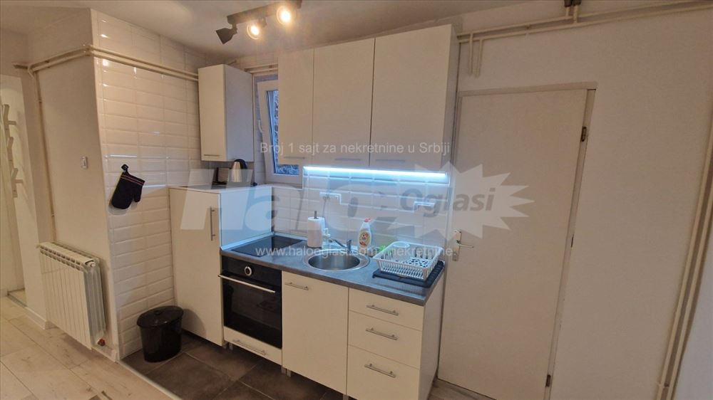 Izdajem LUX dvosoban stan 45m2 Vukov spomenik — 9