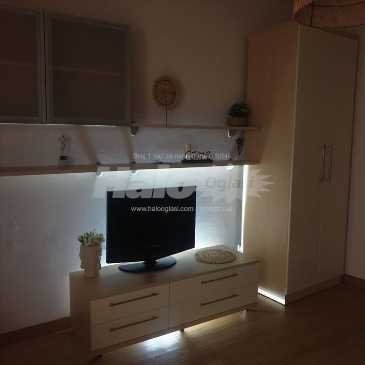 Izdajem lux garsonjeru na Zvezdari — 15