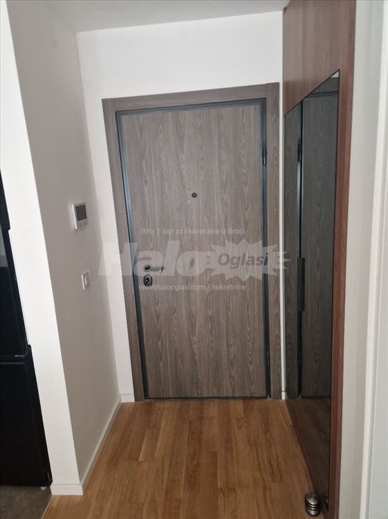 Izdajem lux opremljen stan u Palata Vizantija 48m2 — 4