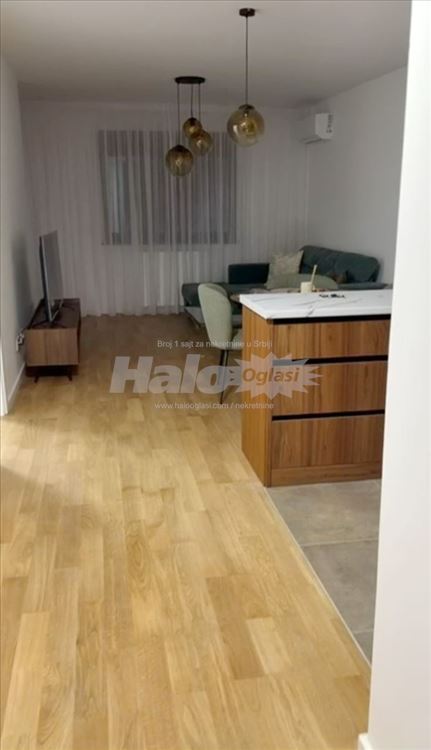 Izdajem lux opremljen stan u Palata Vizantija 48m2 — 6