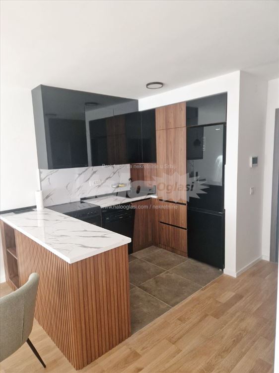Izdajem lux opremljen stan u Palata Vizantija 48m2 — 9