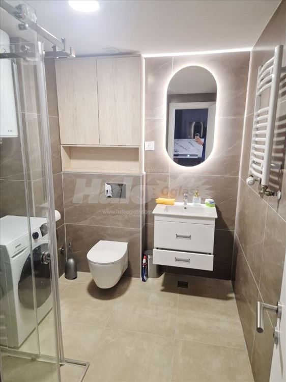 Izdajem lux opremljen stan u Palata Vizantija 48m2 — 10